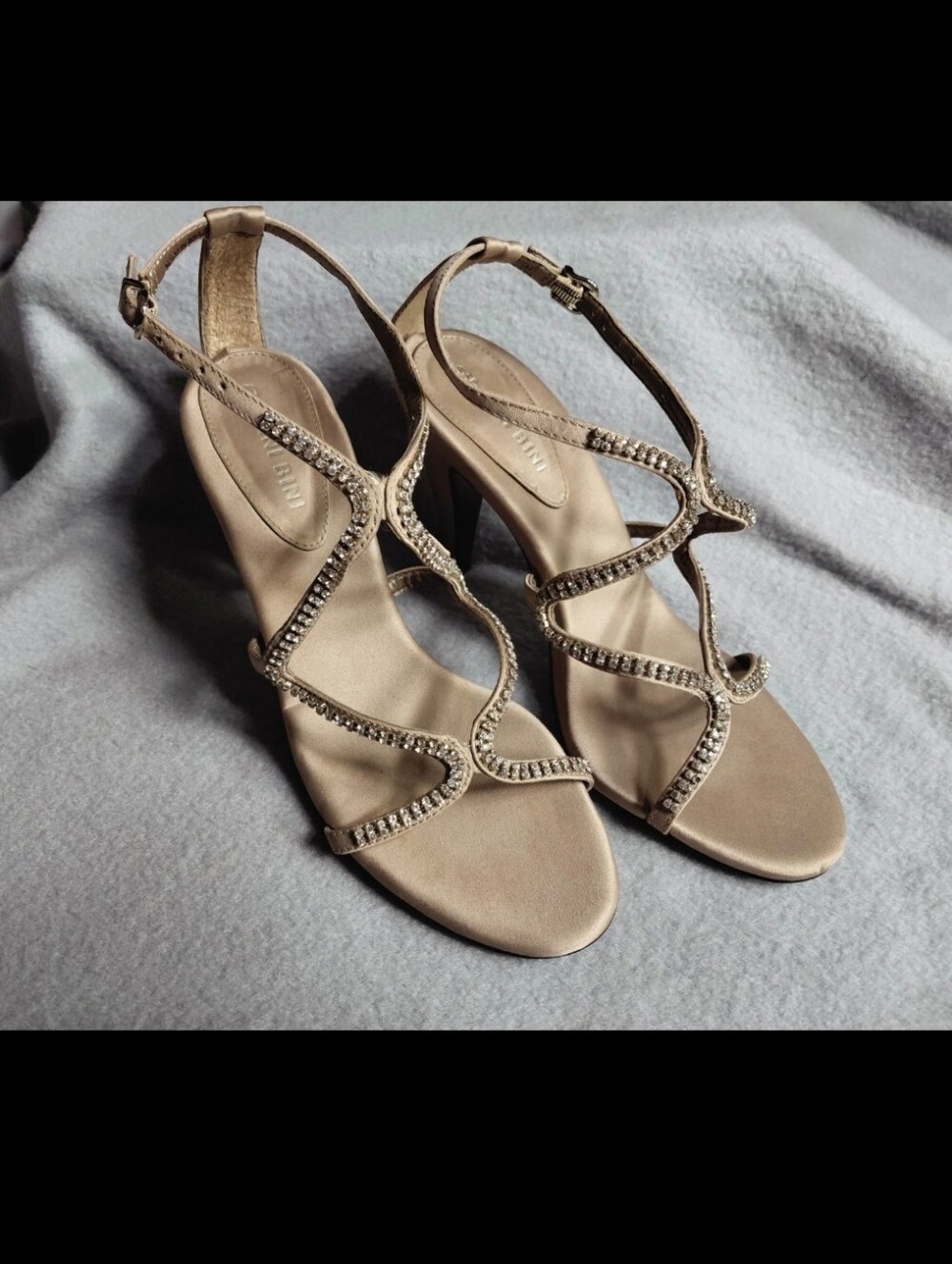Gianni Bini Champagne Satin Pumps With Rhinestones Sz 7.5
